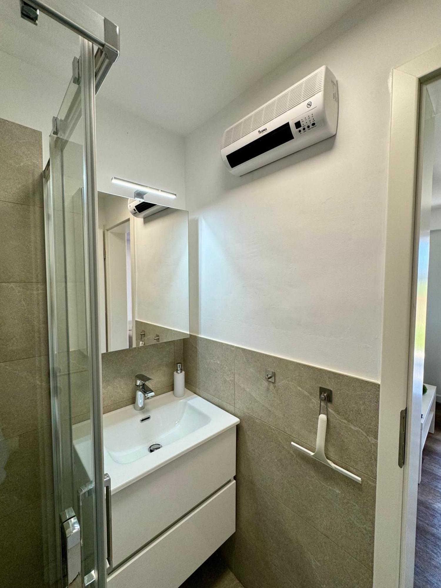 מדולין Enna Apartment B Meerblick Perfect Location מראה חיצוני תמונה